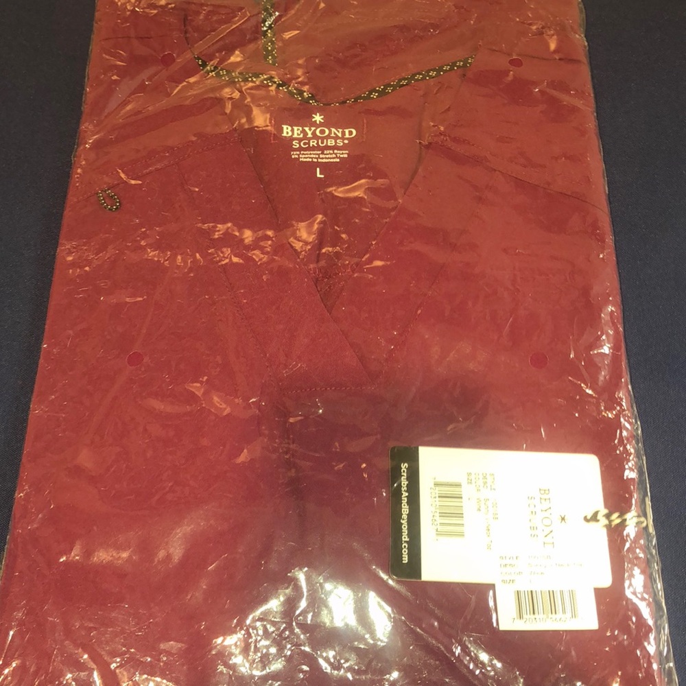 Beyond scrubs wine sunny v-neck top NWT size L